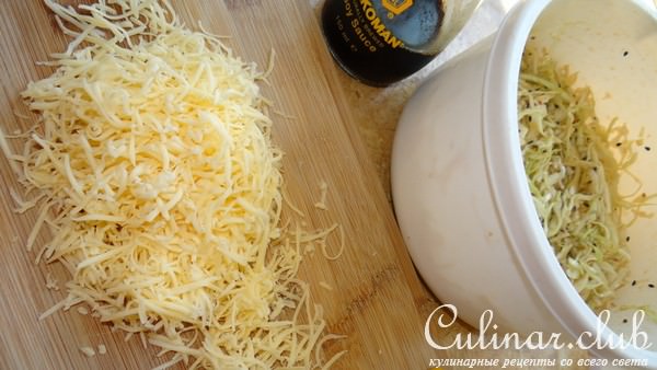 Открытые булочки с маринованной капустой, сыром и кунжутом (идеи для пикника)