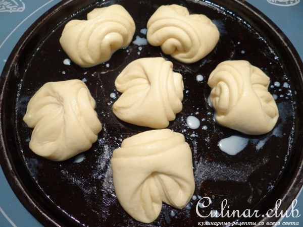 Булочки из теста со сливочным творожным сыром