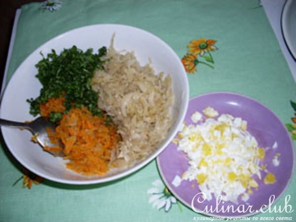 Пирожки с курицей и капустой