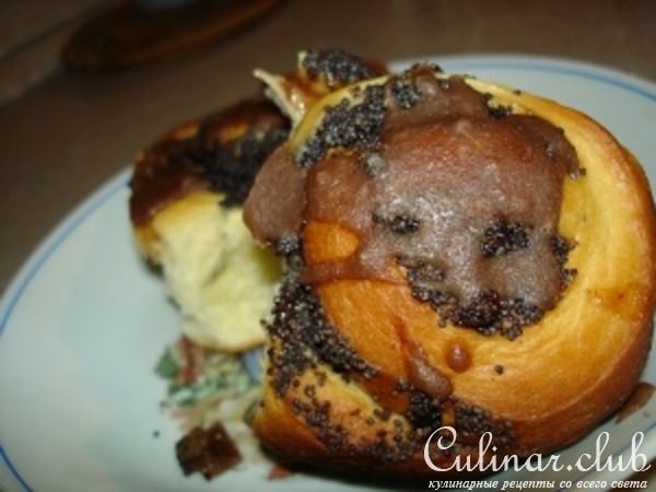 Маковые булочки с шоколадной помадкой