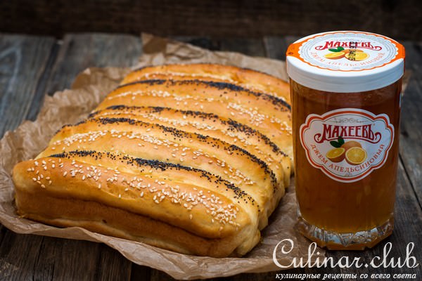 Сдобные булочки-сайки с апельсиновым джемом