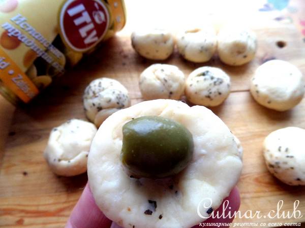 Сырные пирожки с маслинами и др. начинками