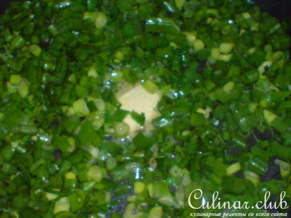 Пирожки с зелёным луком и яйцами