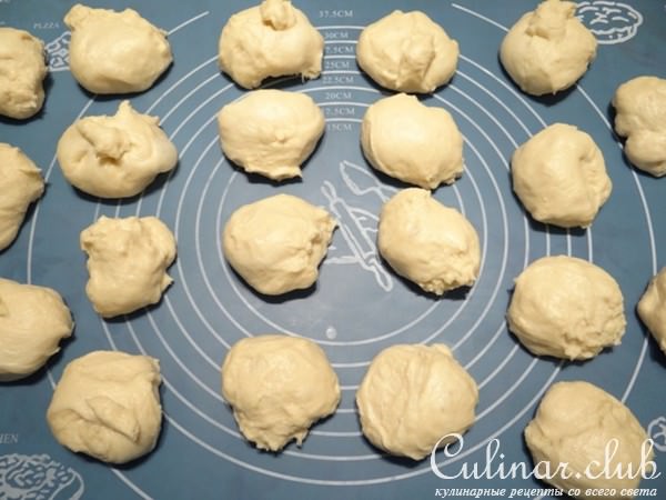 Булочки из теста со сливочным творожным сыром