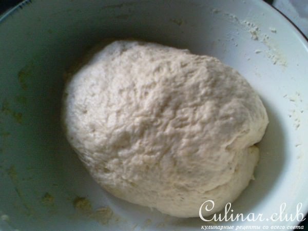 Булочки на сыворотке с начинкой из чайной розы.