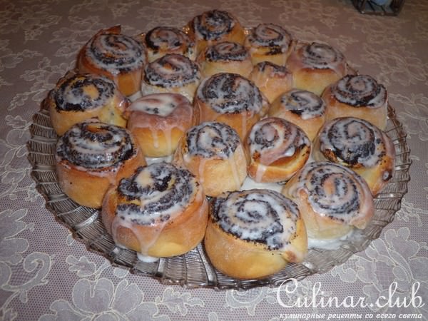 Коричные ролы с орехами и изюмом или ролы с маком