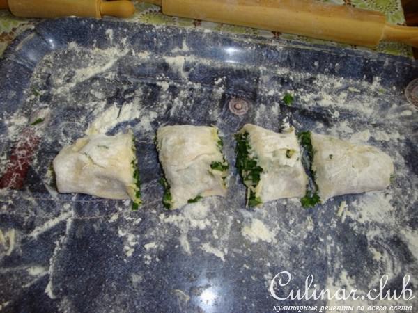Треугольнички с сыром и черемшой