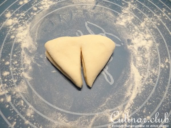 Булочки из теста со сливочным творожным сыром