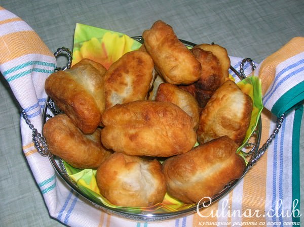 Брики с мясом и сыром