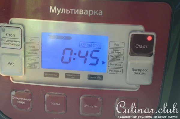 Булочки с ржаной мукой и ежевичным джемом.