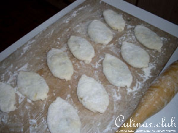 Пирожки с курицей и капустой