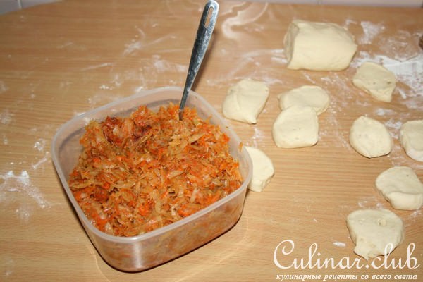 Пирожки «С фасолью и маком» и другой начинкой
