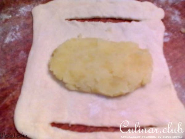 Лодочки из слоеного теста...с картофелем и мясом "По деревенски")))