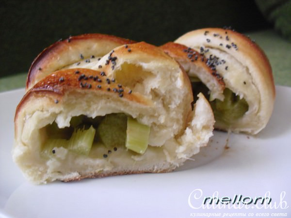 Пирожки с ревенем