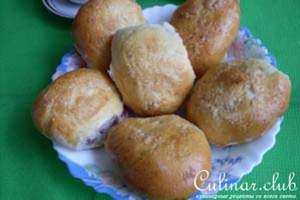 Пирожки с вишнями