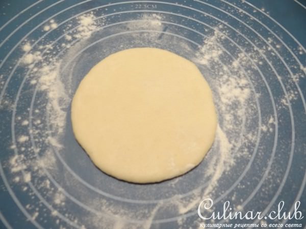 Булочки из теста со сливочным творожным сыром