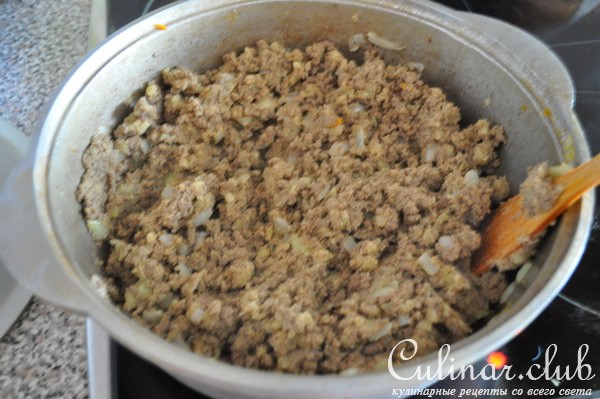 Пирожки с печенью и с картошкой.
