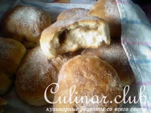 Булочки на сыворотке с начинкой из чайной розы