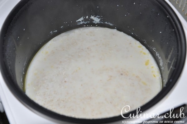 Ванильная овсянка со сметаной и вяленой вишней