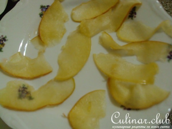 Розы из фруктов(украшение торта)