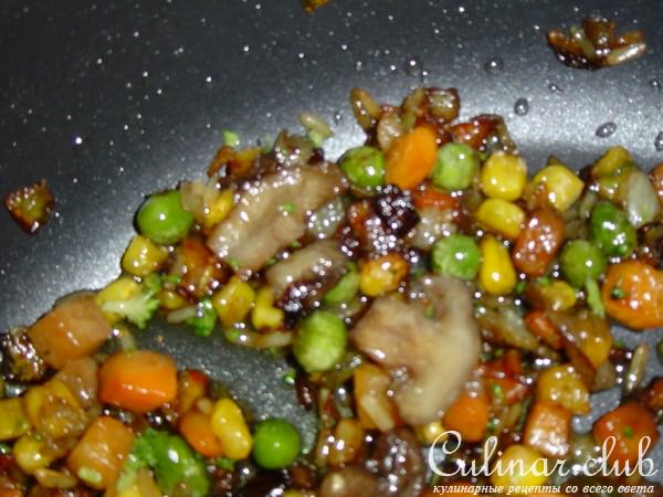 Запеченный картофель с овощами