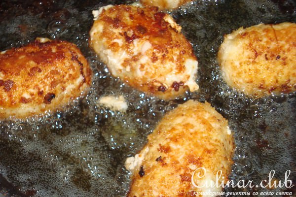 Куриная грудка, фаршированная ветчиной и сыром.