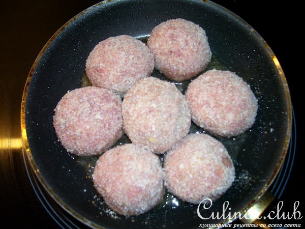 Гречаники мясные (вариант) в творожно-чесночном соусе