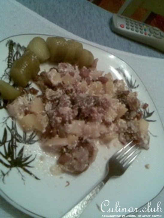 горшочек с мясом и изюмом