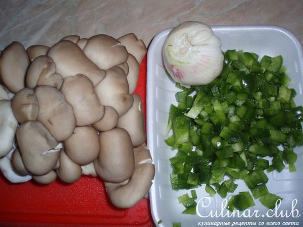 Куриные сердечки с вешенками в сметане (вариант)