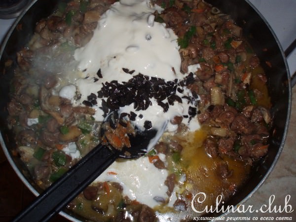 Куриные сердечки с вешенками в сметане (вариант)