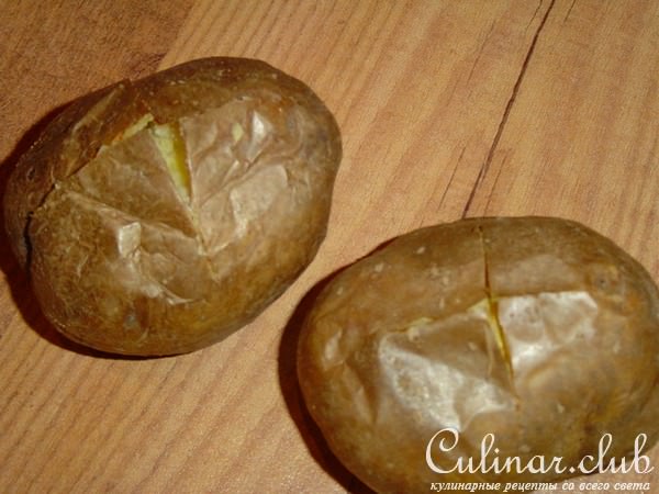 Запеченный картофель с овощами