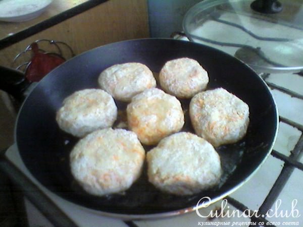 Сырники с сырой морковью