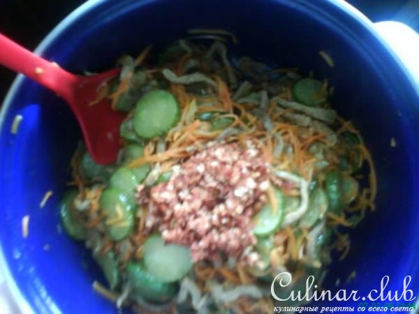 Салат из жареных огурцов по-корейски