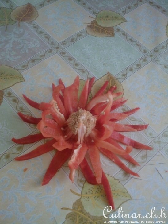 Цветок из красного перца(вариант).