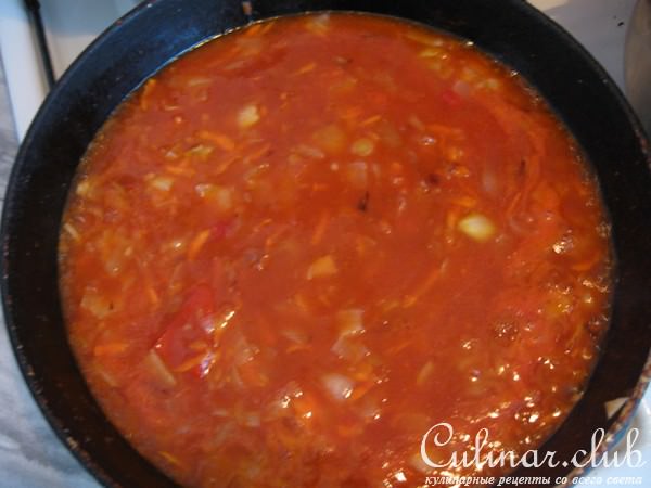 Капуста тушенная с солеными огурчиками