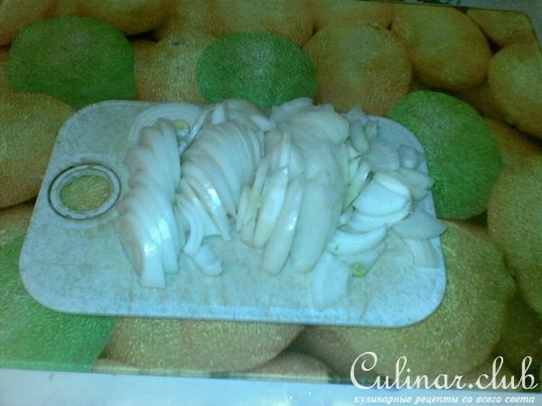 Мясо с опятами в сметане и с сыром.