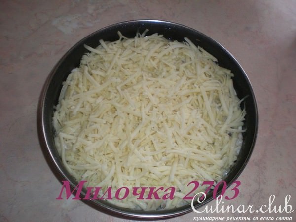 Пельмени в сливочно-грибном соусе.