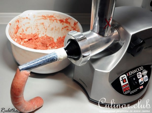 Ризотто из чечевицы и белых грибов с домашними шпикачками "Мистралия".