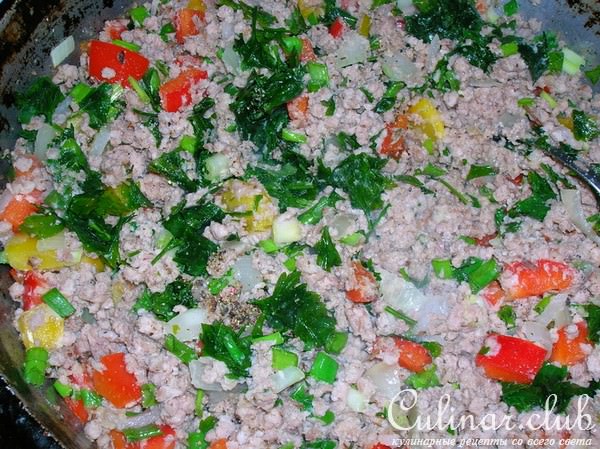Рулет слоеный с мясом