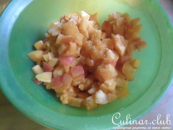 Слоёный рулет с абрикосами и маком