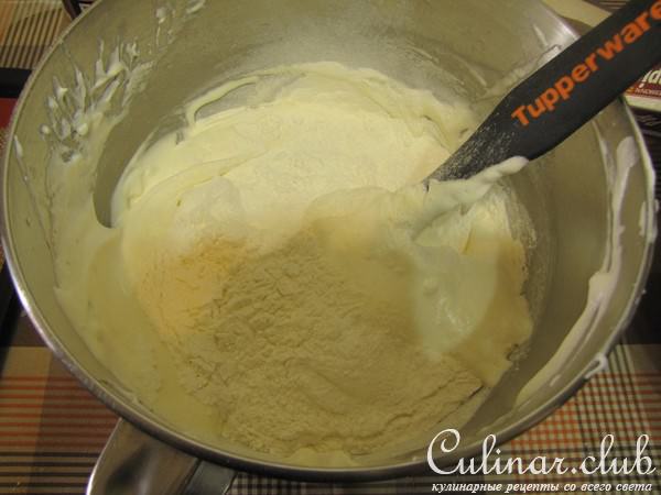 Бюш с каштаном и ежевикой