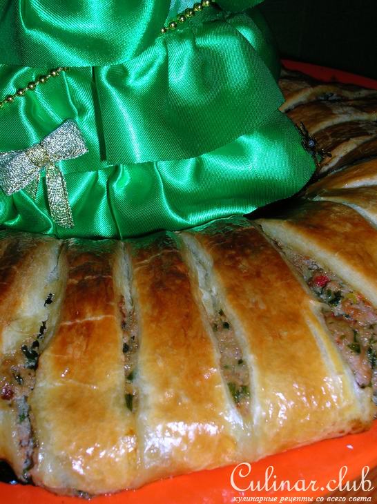 Рулет слоеный с мясом