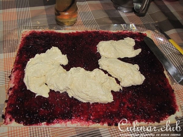 Бюш с каштаном и ежевикой