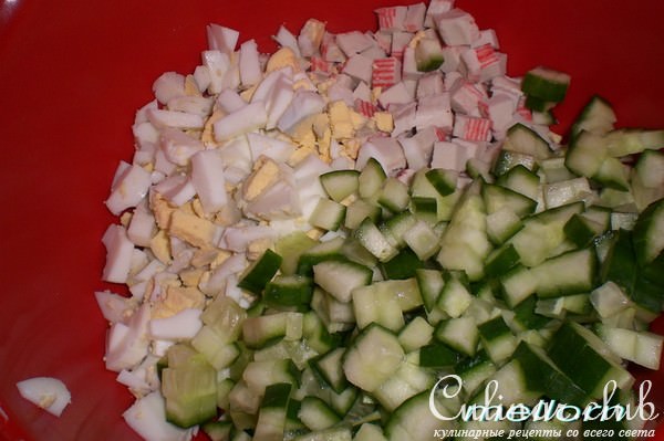 Салат с крабовыми палочками и корейской морковью