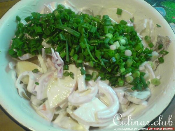 Салат из сельди, лука и яблока