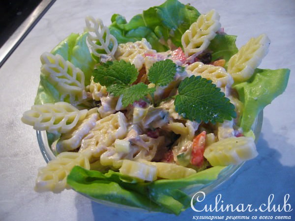 Салат (Nudelsalat)из макарон с тунцом