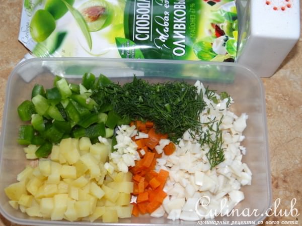 Салат нежный "Снежный" с овощами и печенью трески