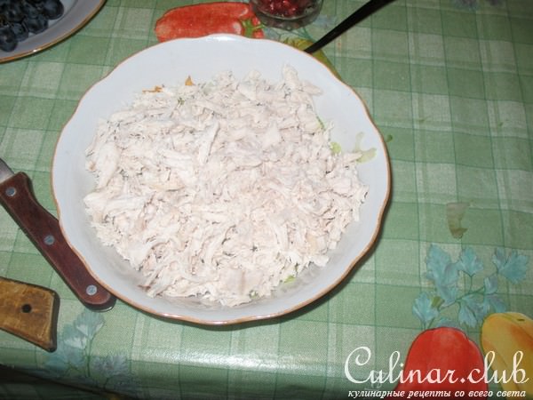 Пестрый салат с курочкой