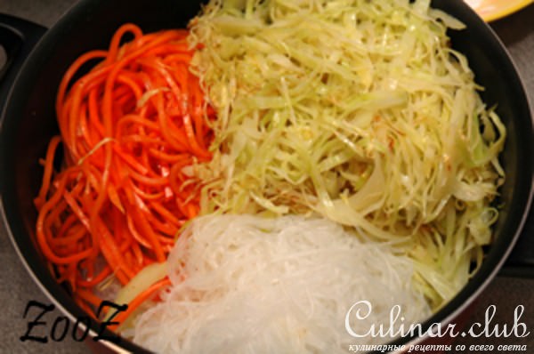 Салат с фунчозой