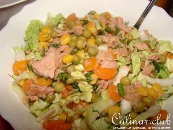 Салат с тунцом и пекинской капустой